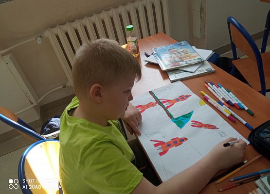 Tymoteusz rysuje trzecią część komiksu