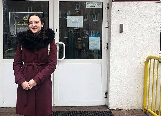 Dorota przed wejściem na Wojewódzki Konkurs Języka Polskiego