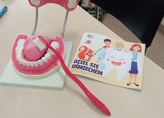 dziel się uśmiechem 1