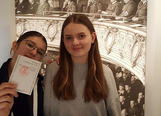 Oliwia i Marysia w muzeum