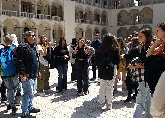 Zamek Królewski dziedziniec arkadowy