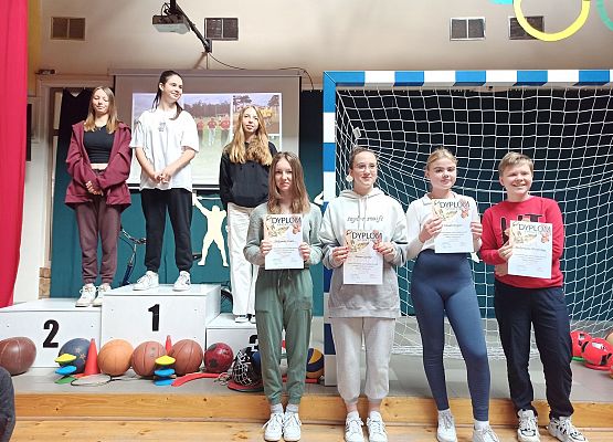 dziewczynki starsze nagrodzone
