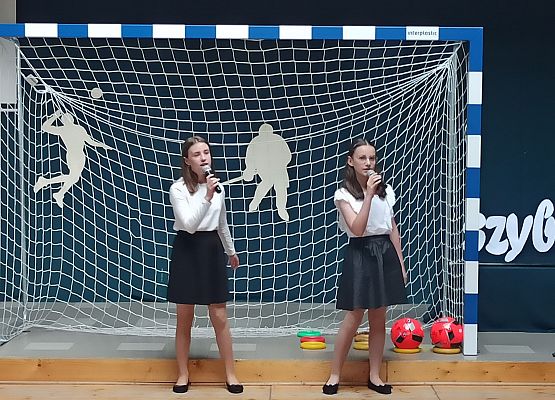 występ Juli i Marysi