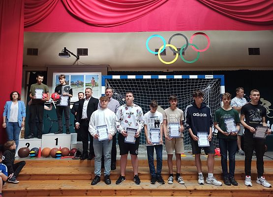 Nagrodzeni chłopcy starsi