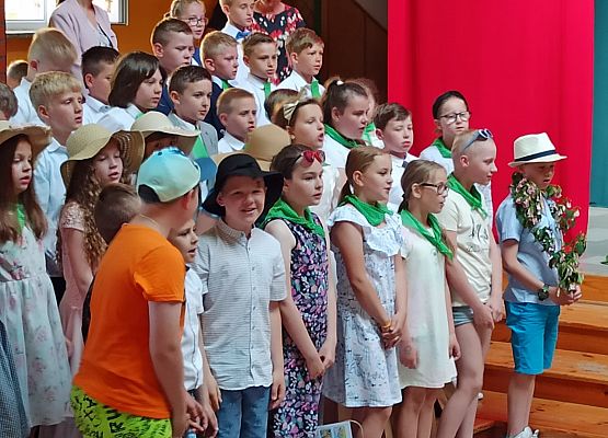 klasa 3 śpiewa piosenkę