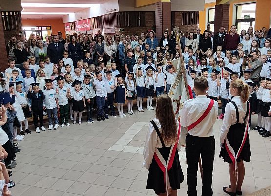 apel z okazji rozpoczęcia  roku szkolnego