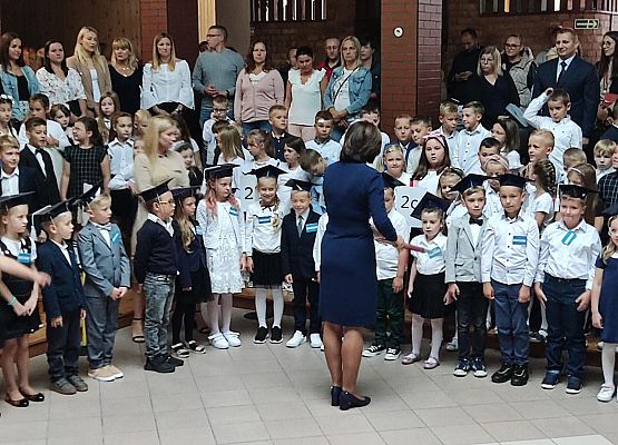 apel  - pasowanie na ucznia 1 klasy