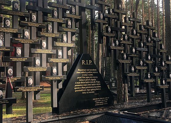zbiorowa mogiła ofiar