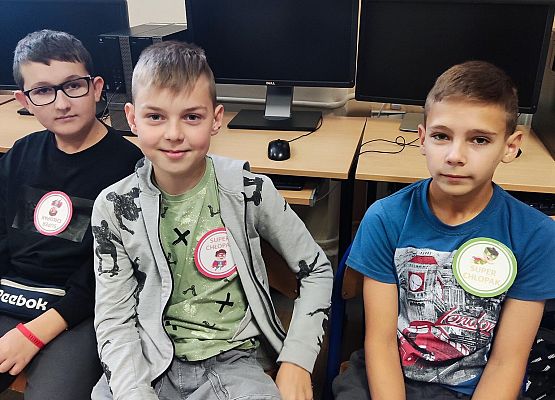 chłopcy z klasy 5a z medalami