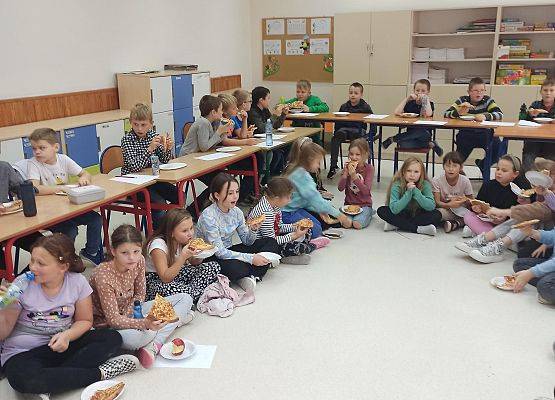 Dzień Chłopaka w klasach trzecich a i b