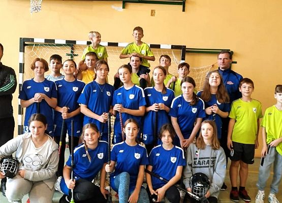 nasze drużyny wraz z trenerami