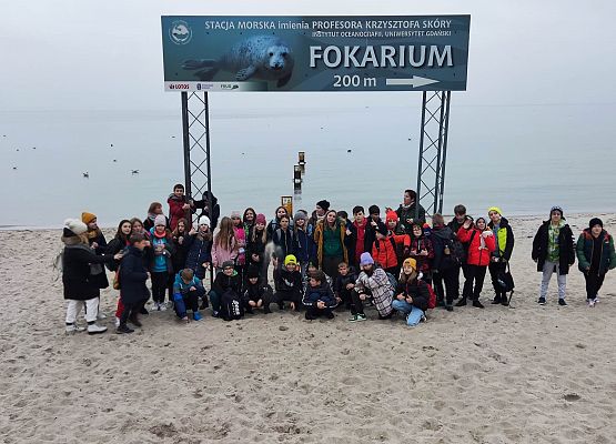 zdjęcie grupowe na plaży