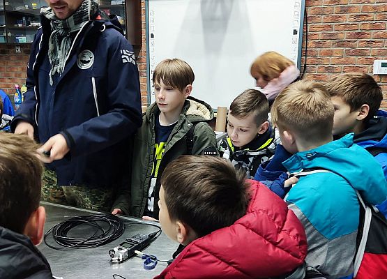 warsztaty - chłopcy podczas zajęć