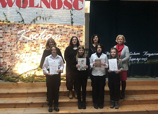 laureatki w kategorii klas 7-8