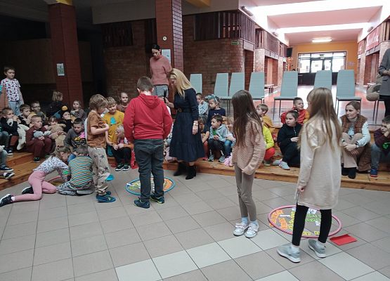 Dzień Pluszowego Misia dzieci układają nazwy misiów