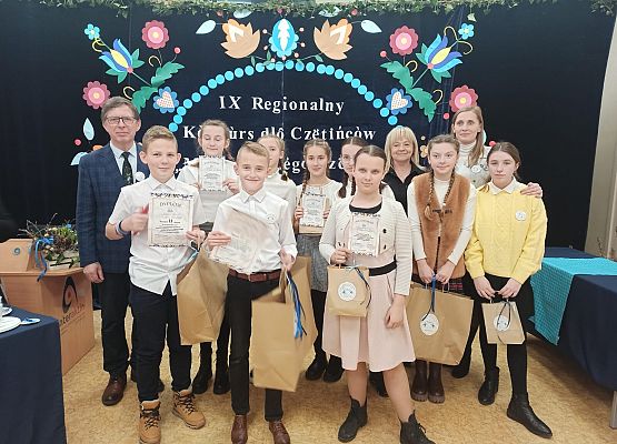 Uczestnicy KOnkursu Pięknego Czytania po kaszubsku