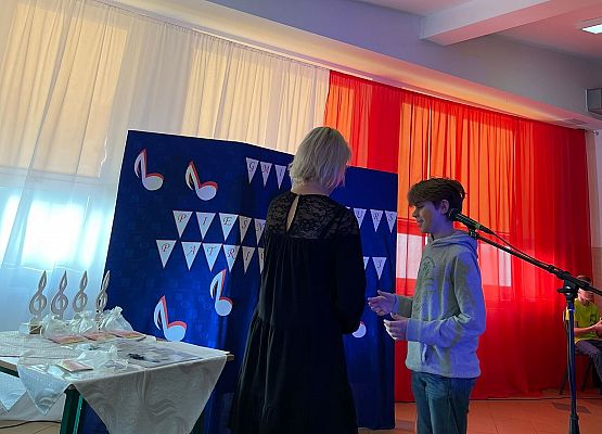 Szymon Szymankiewicz odbiera nagrodę