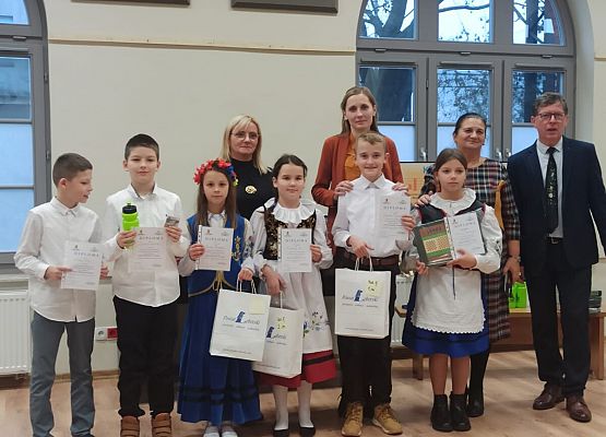 Grafika 8: Sukcesy uczniów w Powiatowym Konkursie Méster Bëlnégò Czëtaniô