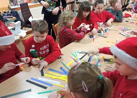 mikołajkowe zajęcia czytelnicze klasa 3b