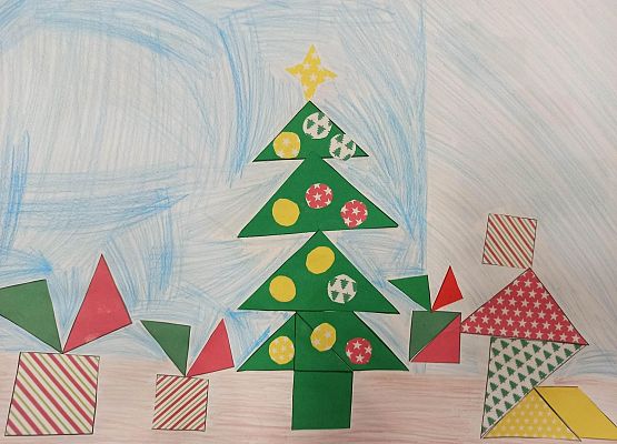 praca Oliwii i Emilki prezenty pod choinką