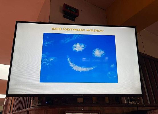 Pokaz slajdów z pozytywnymi myślami na ekranie