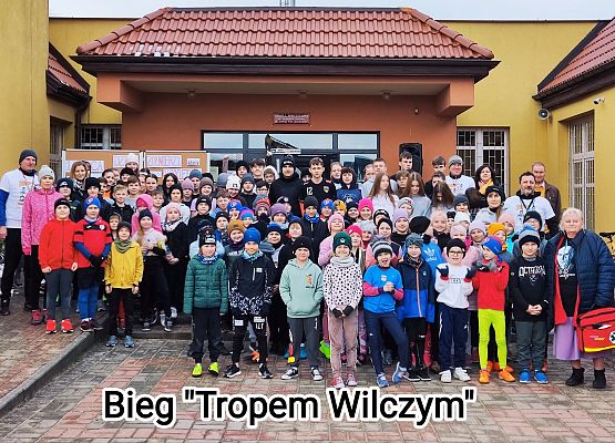 zawodnicy nauczyciele Pani pielęgniarka pan Gajewski