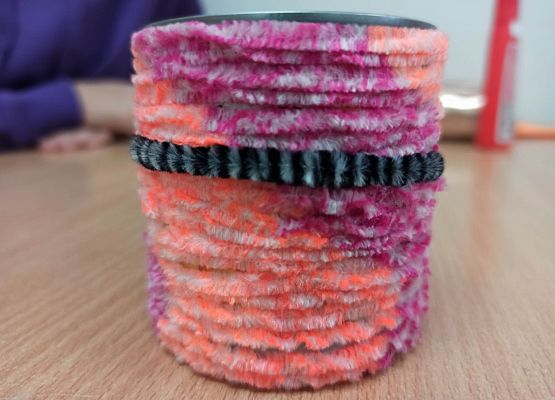 organizer z puszki o wełny kolorowej