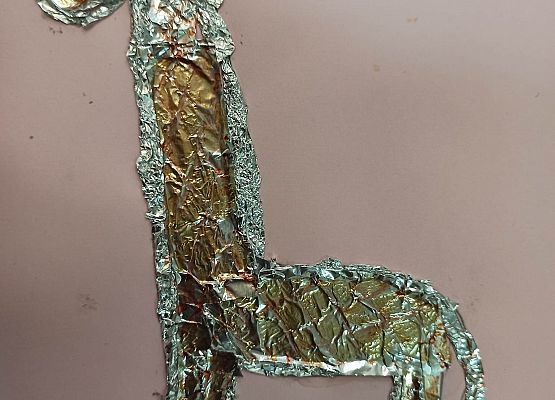 żyrafa z folii aluminiowej