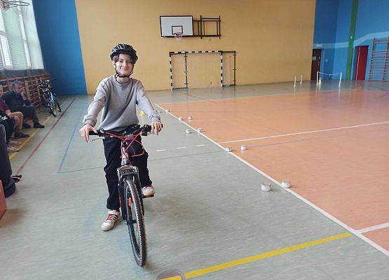 Bartek Krzemiński na rowerze