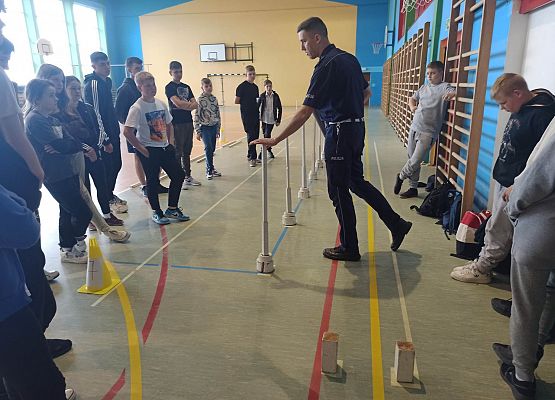 omawianie przeszkody z pachołkami