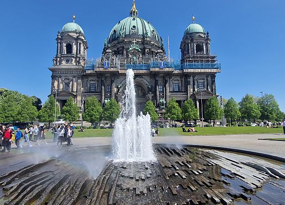 Grafika 5: Niezapomniana wycieczka - Berlin wzdłuż i wszerz!