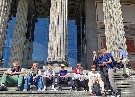 Grafika 6: Niezapomniana wycieczka - Berlin wzdłuż i wszerz!