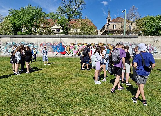 Grafika 29: Niezapomniana wycieczka - Berlin wzdłuż i wszerz!