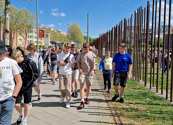 Grafika 31: Niezapomniana wycieczka - Berlin wzdłuż i wszerz!