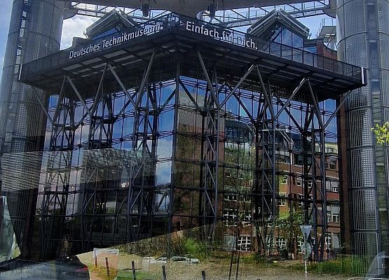 Grafika 34: Niezapomniana wycieczka - Berlin wzdłuż i wszerz!