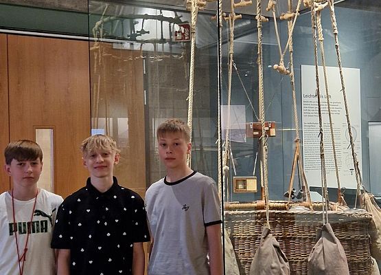 Grafika 40: Niezapomniana wycieczka - Berlin wzdłuż i wszerz!