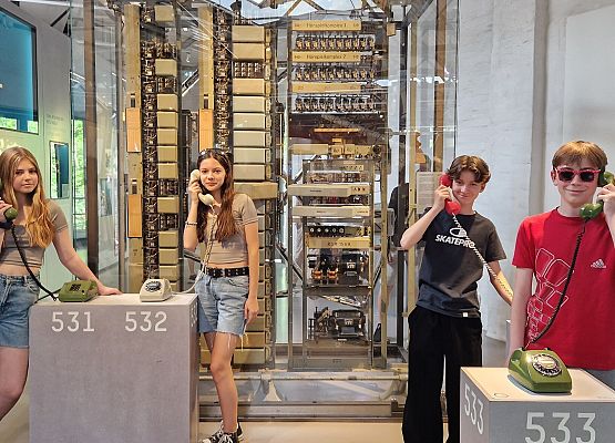 Grafika 53: Niezapomniana wycieczka - Berlin wzdłuż i wszerz!