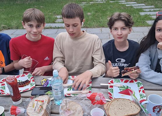 Grafika 65: Niezapomniana wycieczka - Berlin wzdłuż i wszerz!