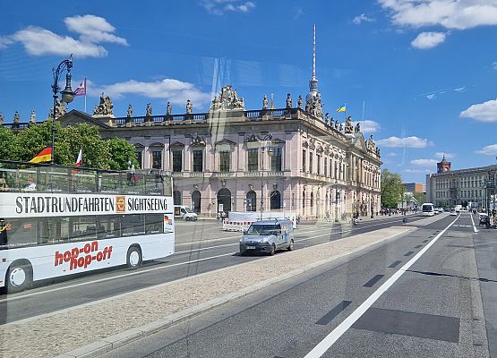 Grafika 75: Niezapomniana wycieczka - Berlin wzdłuż i wszerz!