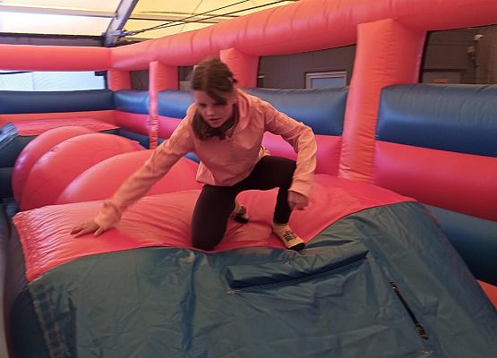 Anna Sech po pokonaniu toru przeszkód