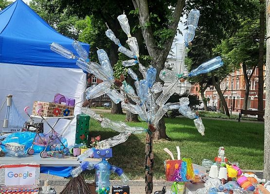 recyklingowe dzieło sztuki