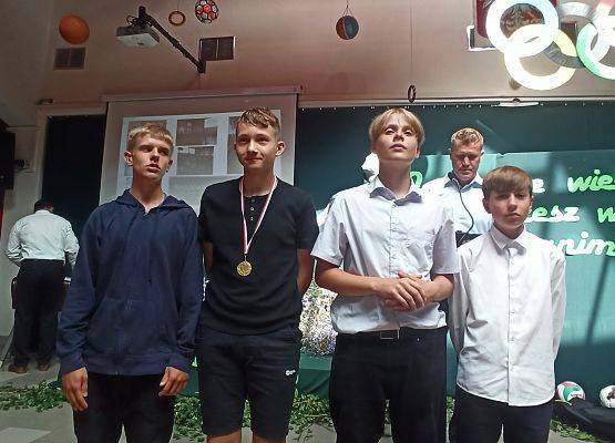 chłopcy z klasy 7 i Konrad M.