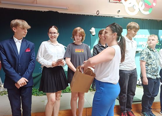 Pani Ola rozdaje nagrody