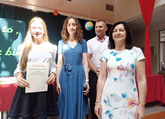 Ola z panią Oliwą i panią Dyrektor