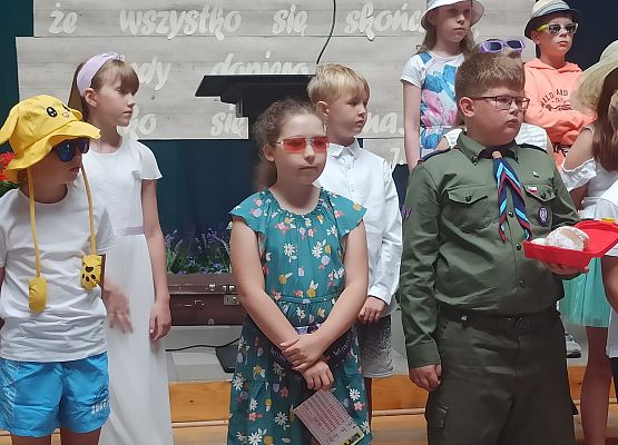 Kinga Lewandowska i Michał Białas podczas apelu klas 1-3