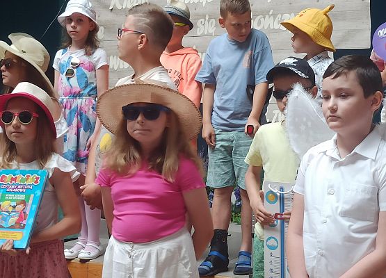 uczniowie klas 3 recytują wiersze