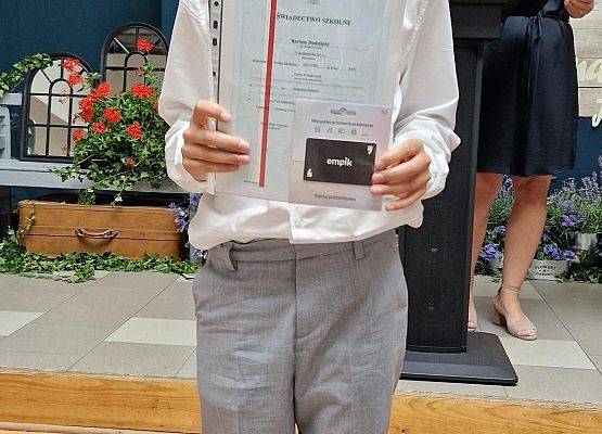 Bartek Dudziński ze świadectwem