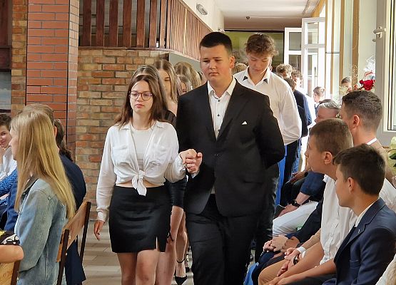 Gabryś i Zosia w pierwszej parze poloneza