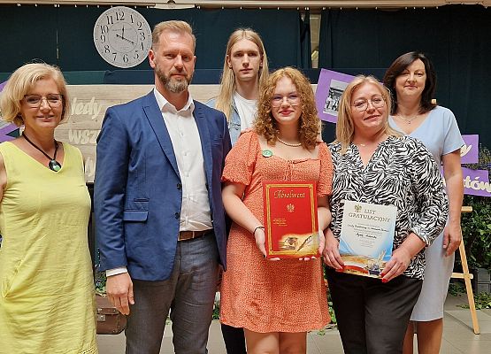 Agata Zielonka z rodzicami i bratem