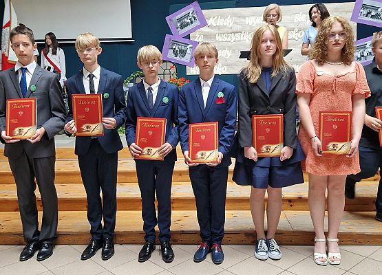 uczniowie z klasy 8d